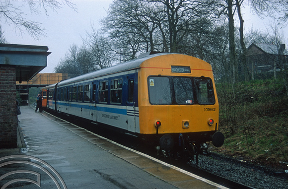 7616. 53228. 54055. 14.10 to Manchester Piccadilly. Rose Hill Marple. 12.4.2000