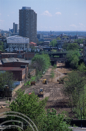 R0078. Clearing the old N London Rly line at Bow for Housing. April 1994. jpg