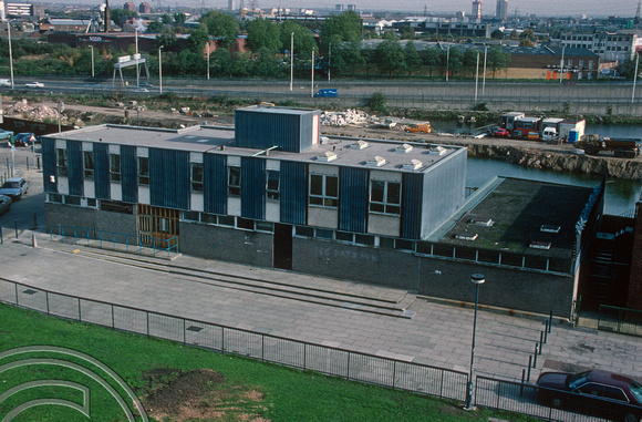 R0092. The Lefevre estate Housing Office. October 1994