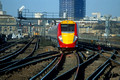 08665. 460007. 14.00 Victoria - Gatwick. Battersea Park. 07.01.2001