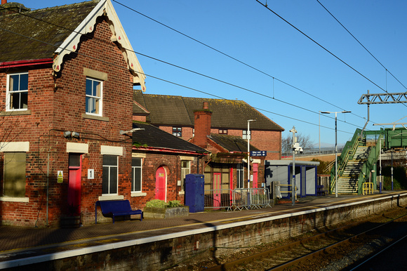 DG408000. Old station buildings. Layton. Blackpool. Lancashire. 13.12.2023.