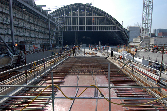 DG03503. Rebuilding St Pancras. 22.04.2005.