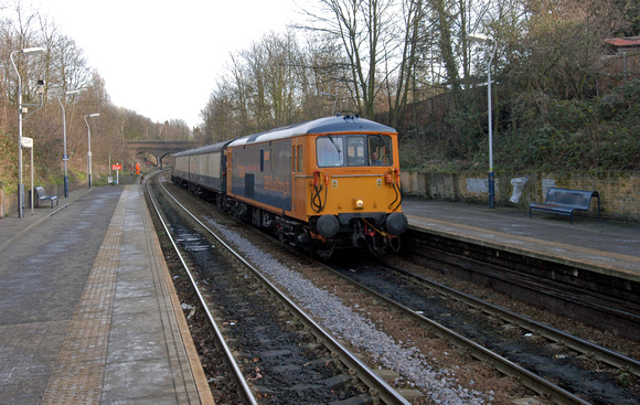 DG02396. 73205. Crouch Hill. 13.1.05.