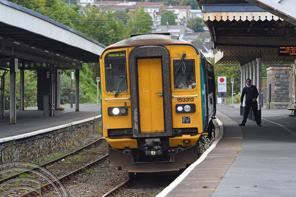 DG326089. 153312. Tenby. 18.6.19.