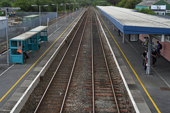 DG326227. Station platforms. Whitland. Wales. 20.6.19.