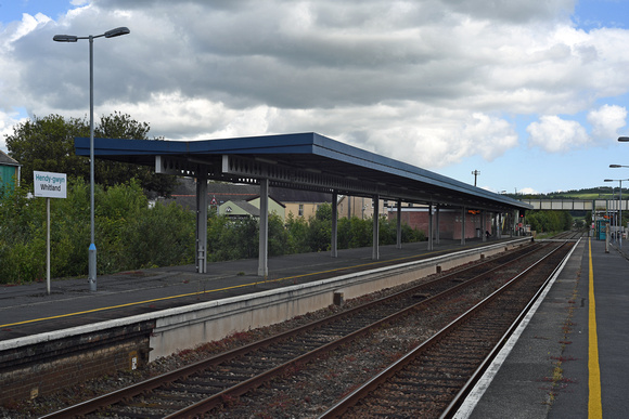 DG326223. Station platforms. Whitland. Wales. 20.6.19.