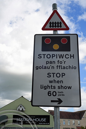 DG326226. Bi-lingual rail sign. Whitland. Wales. 20.6.19.