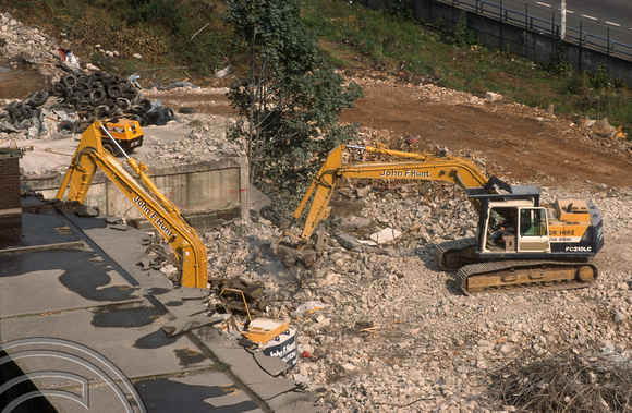S0068. Demolition of old multi-storey car park. Lefevere Estate. Bow. East London September 1994