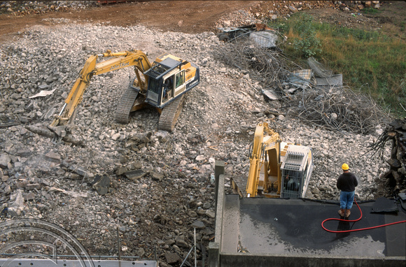 S0075. Demolition of old multi-storey car park. Lefevere Estate. Bow. East London September 1994