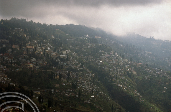 T6927. View across the town. Darjeeling. West Bengal. India. April.1998.