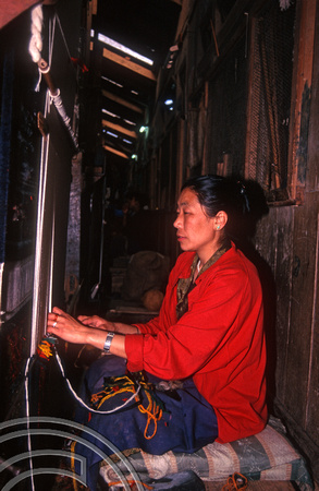 T6940. Carpetmaking at the Tibetan refugee centre. Darjeeling. West Bengal. India. April.1998.