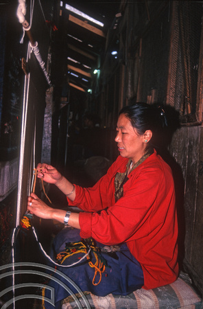 T6941. Carpetmaking at the Tibetan refugee centre. Darjeeling. West Bengal. India. April.1998.