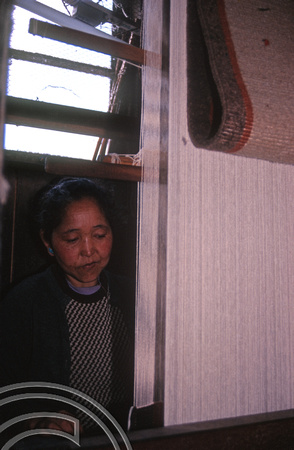 T6944. Carpetmaking at the Tibetan refugee centre. Darjeeling. West Bengal. India. April.1998.