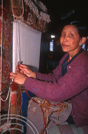 T6945. Carpetmaking at the Tibetan refugee centre. Darjeeling. West Bengal. India. April.1998.