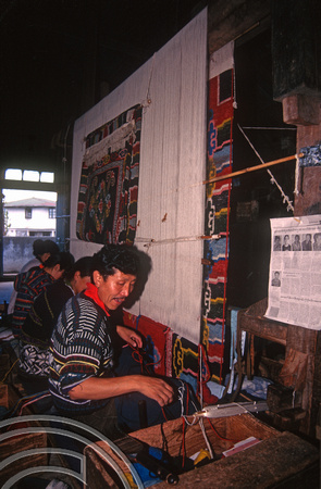 T6951. Carpetmaking at the Tibetan refugee centre. Darjeeling. West Bengal. India. April.1998.