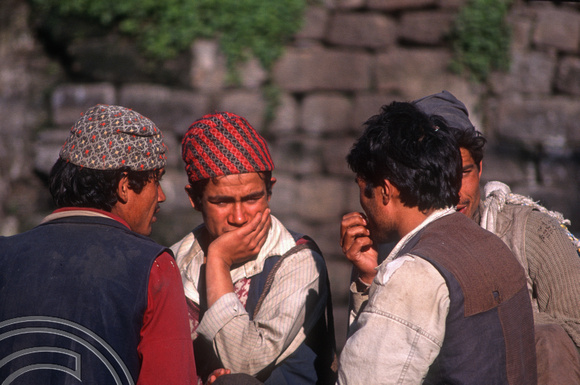 T6988. Porters wait for work. Darjeeling. West Bengal. India. April.1998.