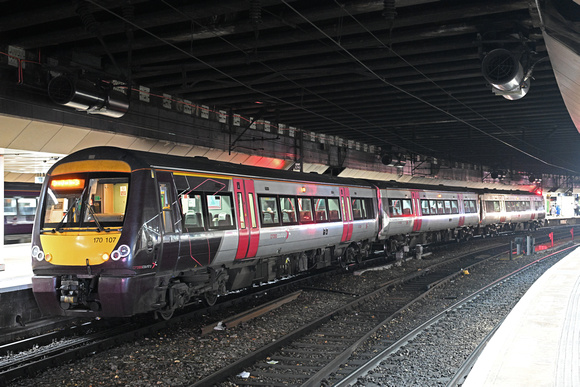 DG432858. 170107. 1L36. 1022 Birmingham New Street to Stansted Airport. Birmingham New St. 12.11.2024.