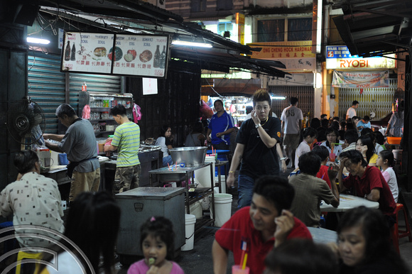 TD12391. Night food stalls. Lebuh Chulia. Georgetown. Penang. Malaysia. 7.2.09.