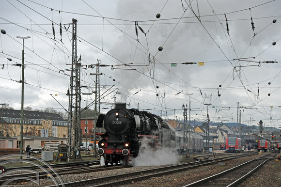 DG48217. 01 1066 storms away from Trier