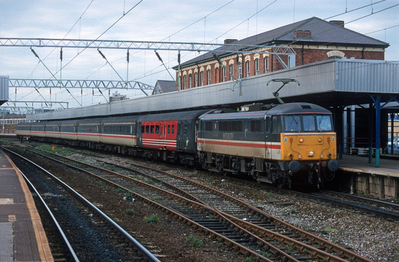 7702. 86207. 17.59 Manchester Piccadilly - Birmingham New St. Stockport. 14.4.2000