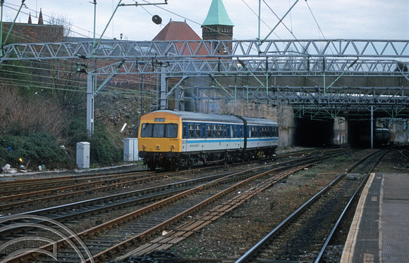 7700. 101664.  51442. 54061. 17.47 Manchester Piccadilly - Hazel Grove. Stockport. 14.4.2000