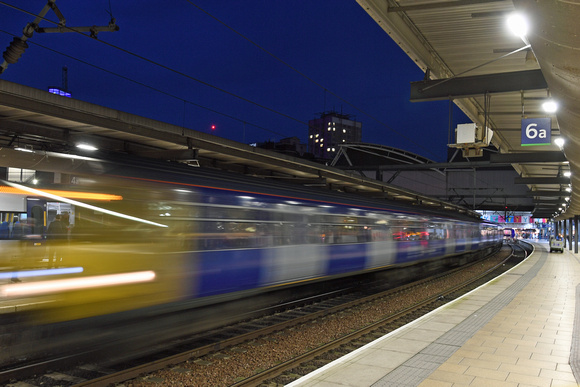DG335492. Train blur. Leeds. 10.10.19.