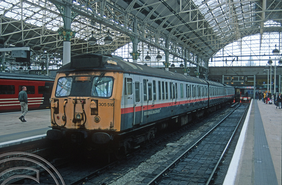 7770. 305516. Between turns. Manchester Piccadilly. 23.5.2000