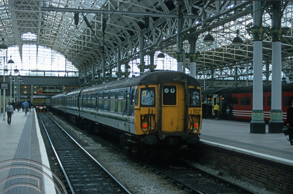 7932. 309616. 17.16 to Birmingham New St. Manchester Piccadilly. 25.5.2000