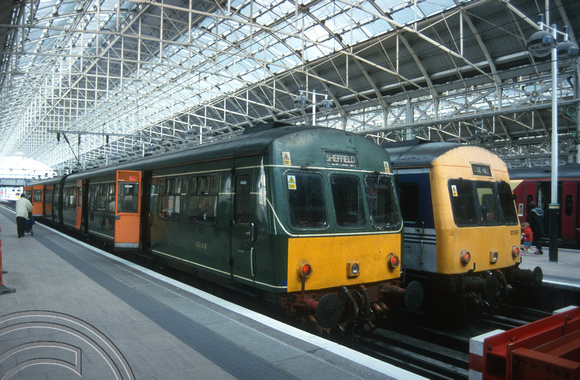 07941. 101685  53164. 53160. 17.46 to Sheffield. Manchester Piccadilly. 25.5.2000