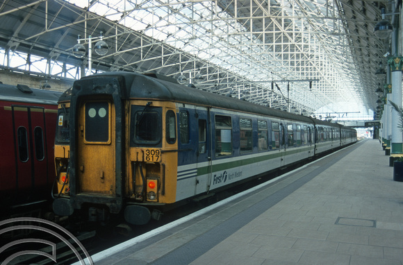 7929. 309617. 17.33 to Stoke-on-Trent. Manchester Piccadilly. 25.5.2000