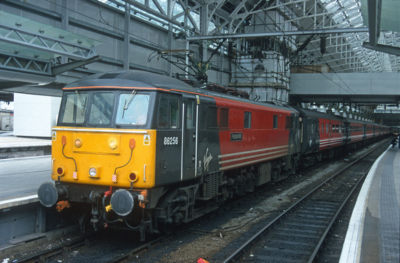 07994. 86256. 13.12 to Birmingham International. Manchester Piccadilly. 26.5.2000