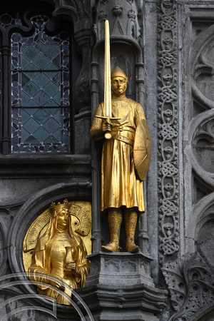 DG336298. Statues. Basilica of the Holy Blood. Bruges. Belgium. 25.10.19.