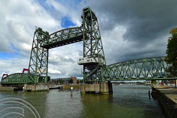 DG381854. Koningshaven Bridge. Rotterdam. Holland. 25.9.2022.