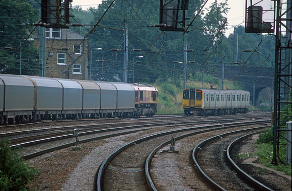 08076. 66020. 4O63. Tyne Dock - Dollands Moor car train. Harringay. 28.6.2000