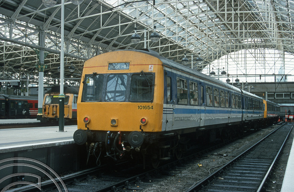 07995. 101654  54408. 51800. 657 behind. 13.18 to Rose Hill Marple. Manchester Piccadilly. 26.5.2000