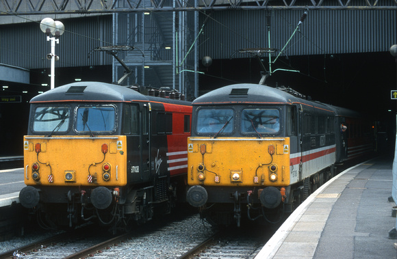 08098. 87008. 12.38 to Wolves. 87018. 12.13 to Wolves. Euston. 06.07.2000