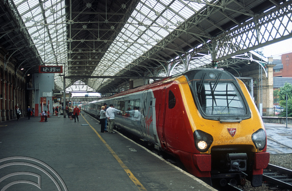 12707. 220007. 08.45 Dundee to Bournemouth. Preston. 11.08. 2003
