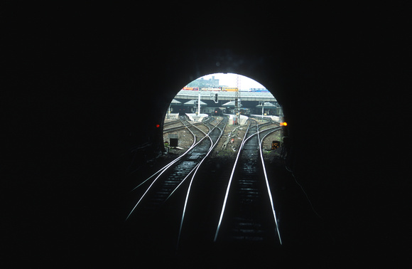 12800. 43154. 1V61. 08.55 to Penzance. Princes St tunnels. Edinburgh.12.08.2003