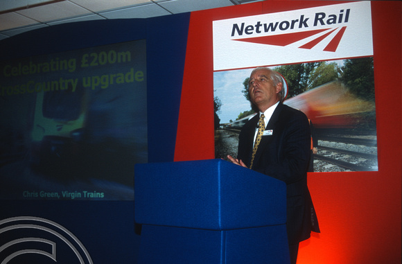 13016. Chris Green speaks at the launch of the VXC route upgrade. Birmingham. 26.08.2003