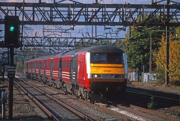 13120. 82114 speeding into London with 90003 at the rear. Harrow and Wealdstone. 21.10.2003