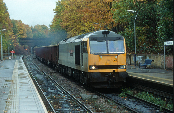 13154. 60067. 6M35. 06.40 Kings Cross - Calvert spoil train. Crouch Hill. 29.10.2003