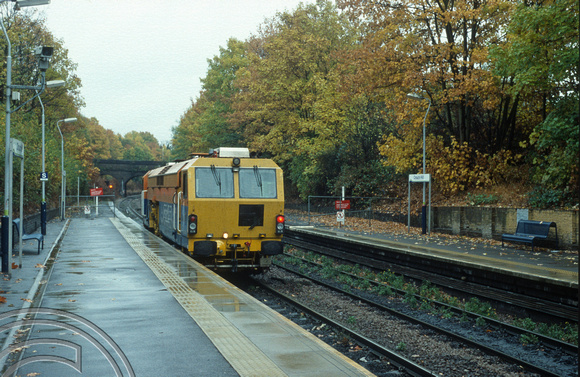 13152. Grant rail tamper. Crouch Hill. 29.10.2003