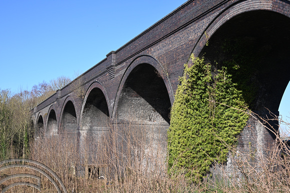 DG410666. Disused viaduct. Horbury Bridge. West Yorkshire. 24.2.2024.