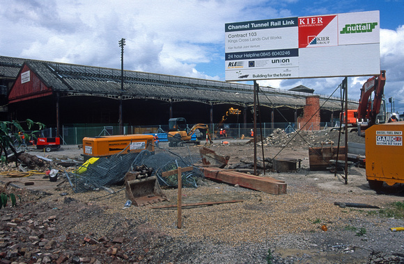 10663. CTRL work and sign. Kings Cross goods yard. 29.05.2002