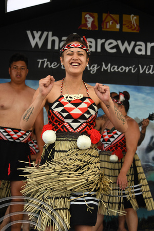 DG315512. Dancer. Whakarewarewa Maori Village. Rotarua. North Island. New Zealand. 4.1.19