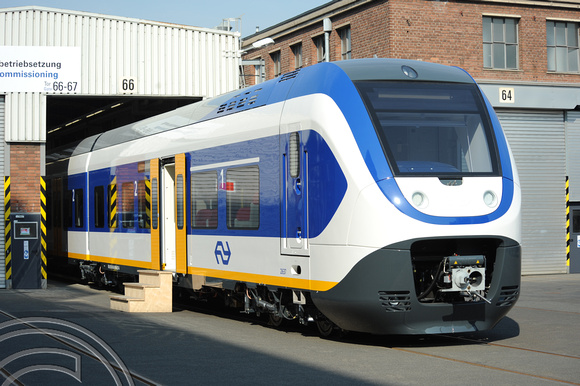 DG50316. Class 2600 for NS. Siemens Krefeld. 28.4.10.