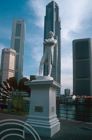T03543. Statue of Sir Stamford Raffles. Singapore. 14th May 1992