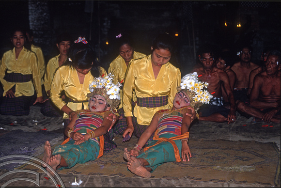 T03968. Trance dancers. Ubud. Bali. Indonesia. August 1992
