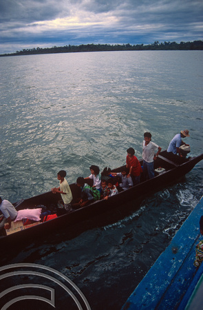 T03724. Arriving in Siberut by transfer to small boats. Padang. West Sumatra. Indonesia.  16th June 1992