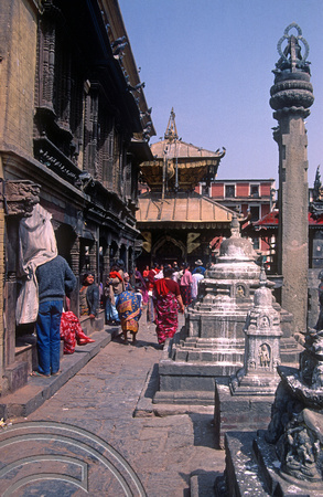 T03322. The Monkey Temple. Kathmandu Valley. Nepal. 17th March 1992